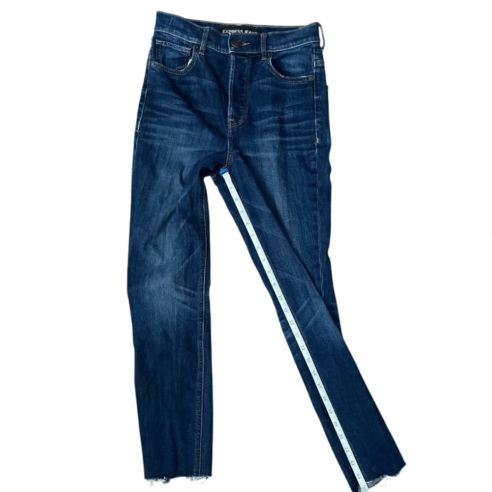 Express Woman’s Blue Ankle Cropped Jeans with Raw Hem Sz.0‎